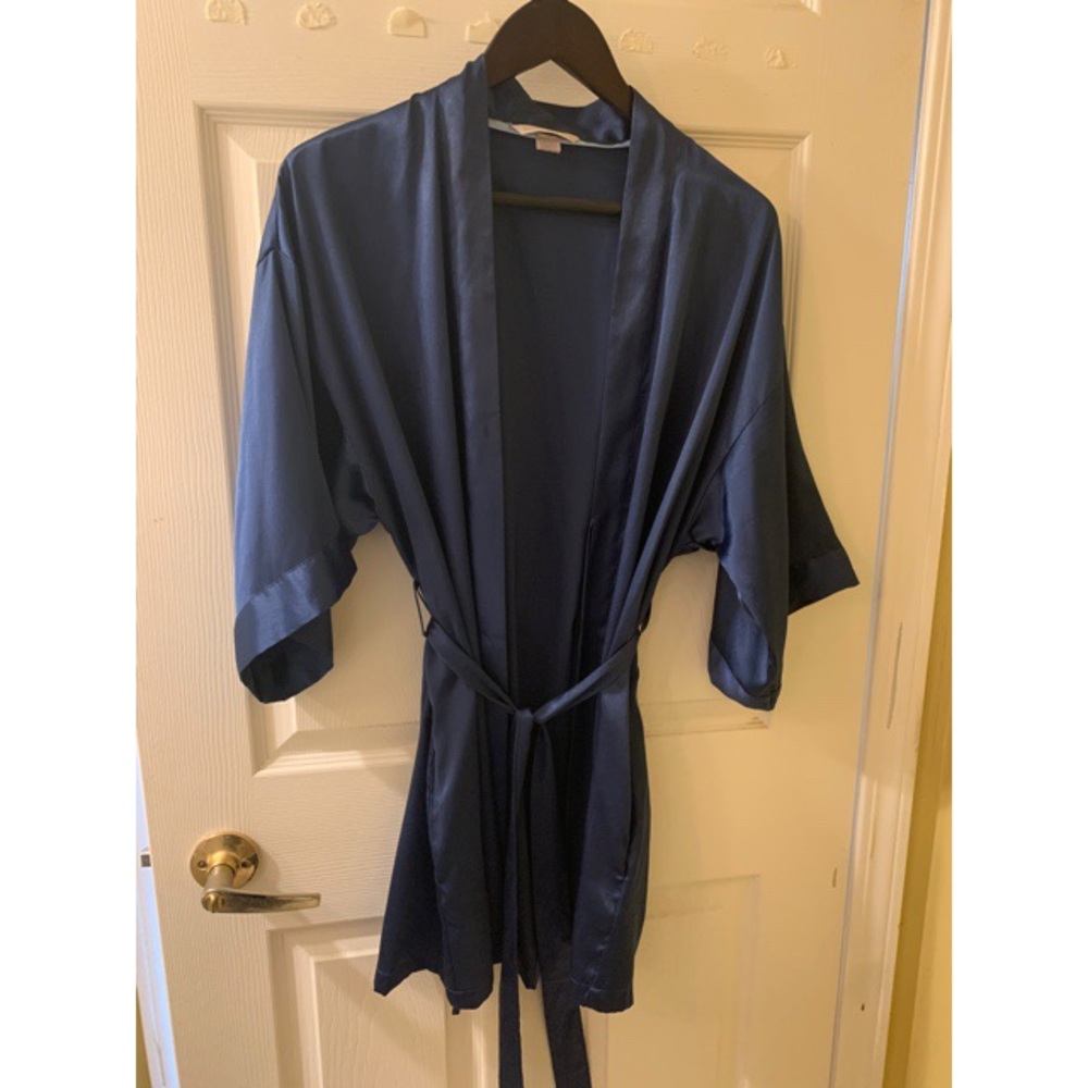 3 for $25 💚 Victoria's Secret Short Robe